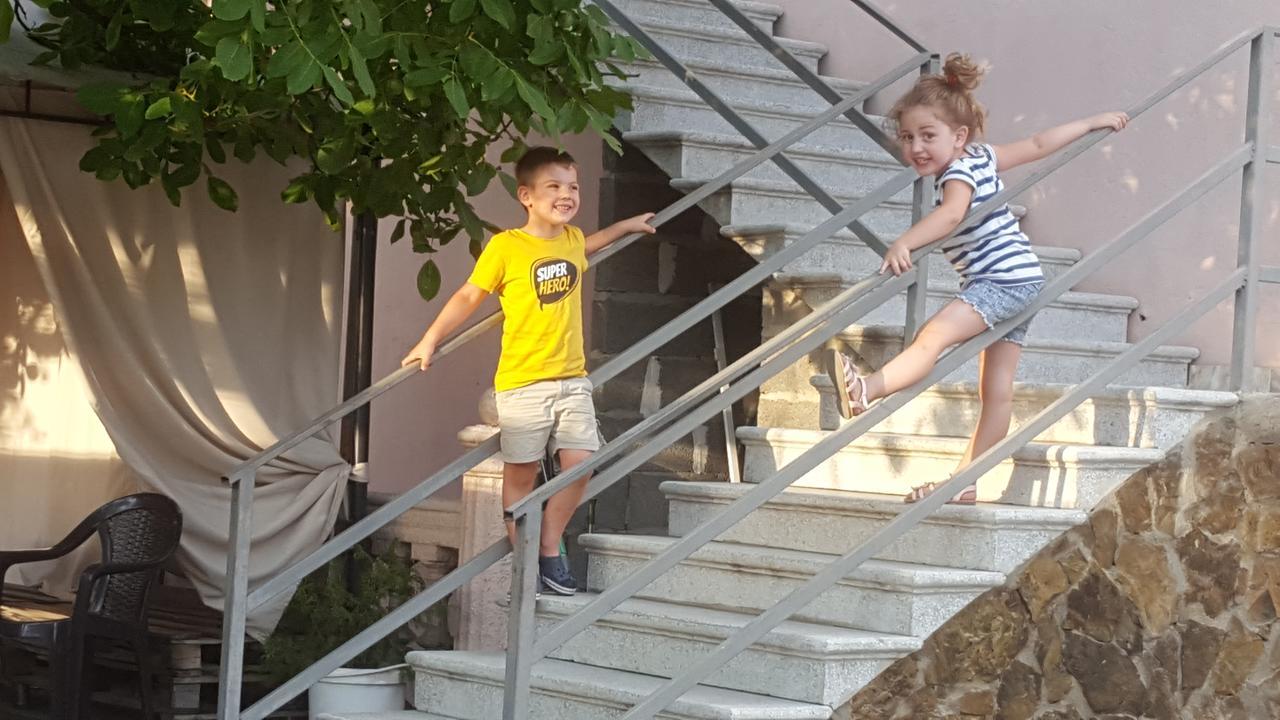 Guest House Elene Gori Exterior foto